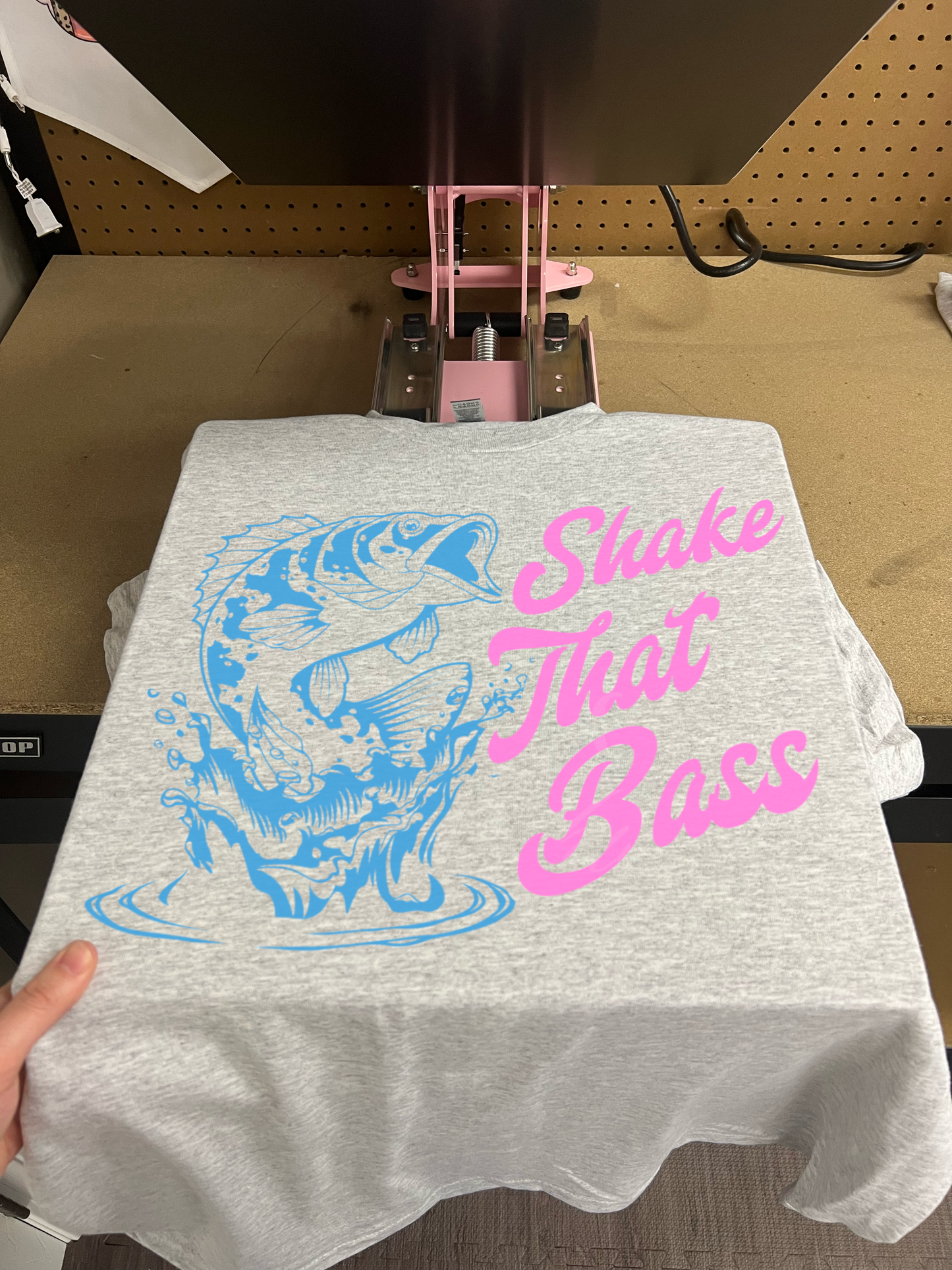 Shake that bass fishing tee